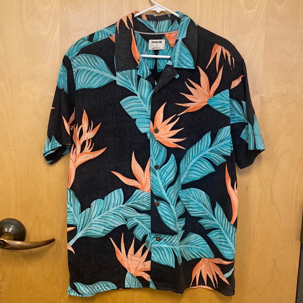 Hurley Birds of Paradise Aloha shirt.  Size Large